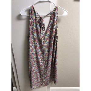 GAP Dresses - GAP- Sleeveless V-Neck Shift Dress GAP Dresses - GAP- Sleeveless V-Neck Shift Dress
